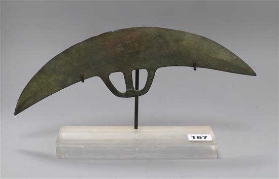 A Chinese archaistic curved bronze dagger length 32cm